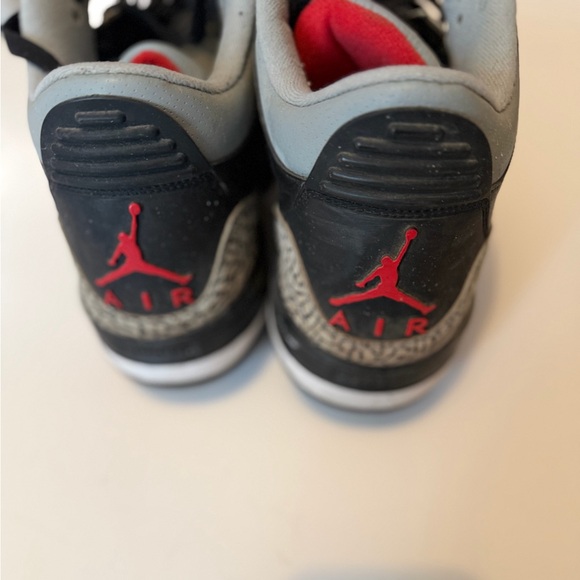 Men's Nike Jordan Retro 3 Black and Gray ‘Cement’ Football Cleats - Picture 2 of 4